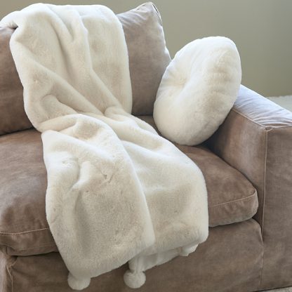 Rivièra Maison: Cosy Pompon Faux Fur Throw 170x130