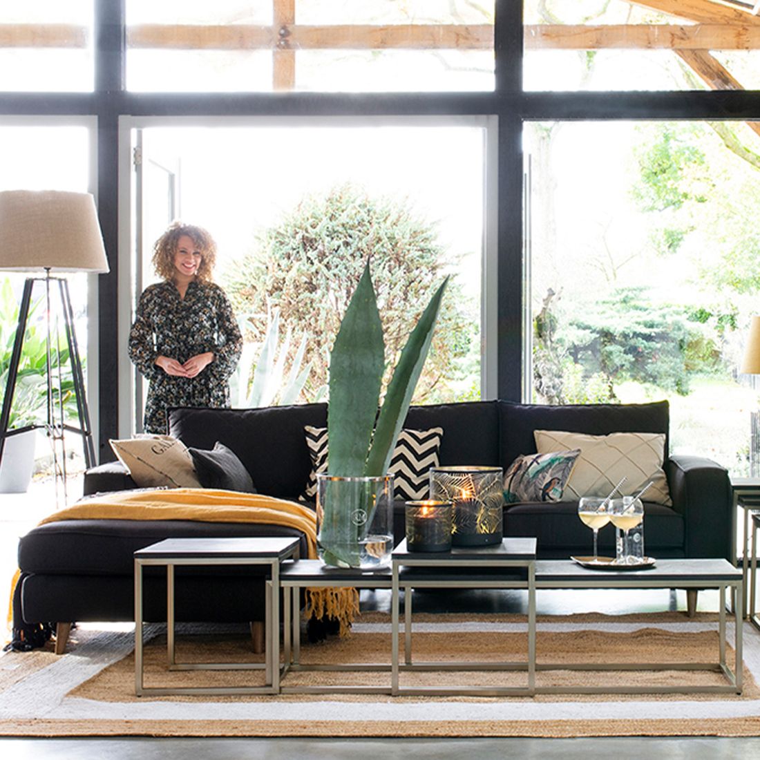 Rivièra Maison: Kendall Sofa With Chaise Longue Left, velvet, golden beige – Bild 2
